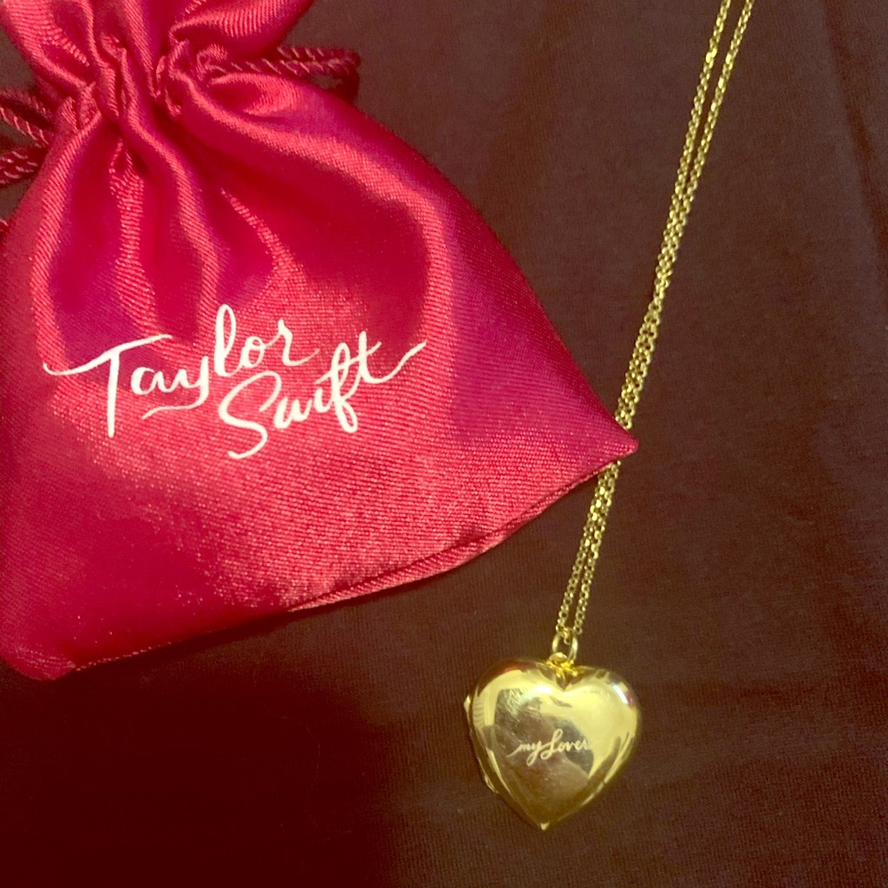 *****^SOLD****Taylor swift Locket